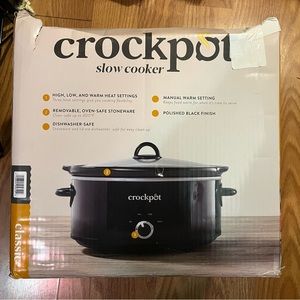 Crockpot. 7 quart 9 person. Classic Crockpot.